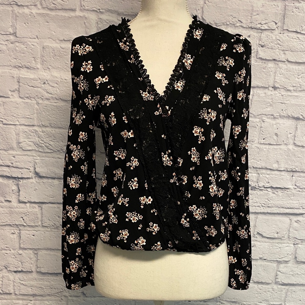 Mi Ami Black Floral Lace-Trim Faux Wrap Blouse Size Medium